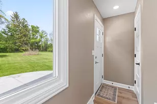 N20W28282 Oakton Rd, Delafield, WI 53072 - Photo 21