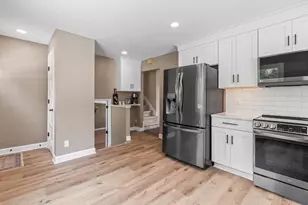 N20W28282 Oakton Rd, Delafield, WI 53072 - Photo 19