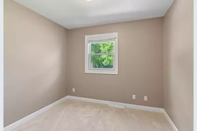 N20W28282  Oakton Rd, Delafield, WI 53072 - Photo 33