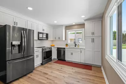 N20W28282  Oakton Rd, Delafield, WI 53072 - Photo 15