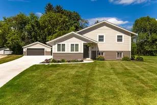 N20W28282 Oakton Rd, Delafield, WI 53072 - Photo 1
