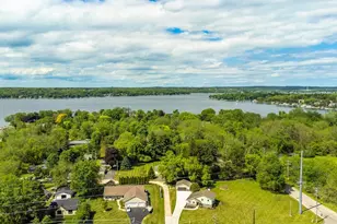 N20W28282 Oakton Rd, Delafield, WI 53072 - Photo 13
