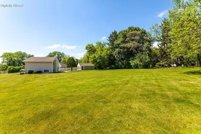N20W28282  Oakton Rd, Delafield, WI 53072 - Photo 11