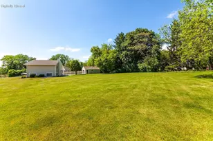 N20W28282 Oakton Rd, Delafield, WI 53072 - Photo 11