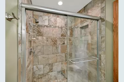 W231N7953  Martin Ct, Sussex, WI 53089 - Photo 25