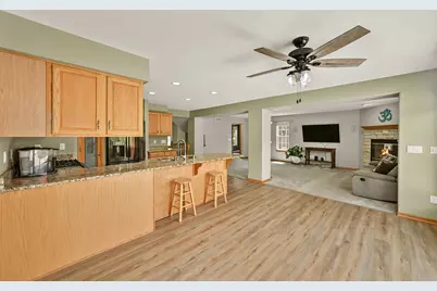 W231N7953  Martin Ct, Sussex, WI 53089 - Photo 15