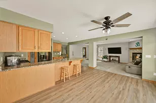 W231N7953 Martin Ct, Sussex, WI 53089 - Photo 15