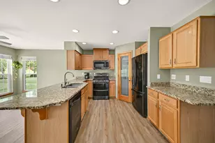 W231N7953 Martin Ct, Sussex, WI 53089 - Photo 7