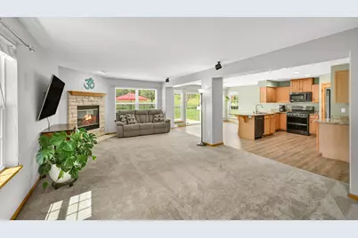 W231N7953  Martin Ct, Sussex, WI 53089 - Photo 5