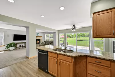 W231N7953  Martin Ct, Sussex, WI 53089 - Photo 9