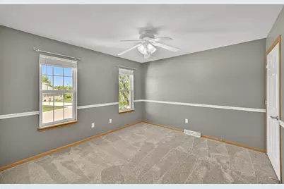 W231N7953  Martin Ct, Sussex, WI 53089 - Photo 27