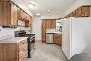 7210 W Morgan Ave, Milwaukee, WI 53220 - Photo 7