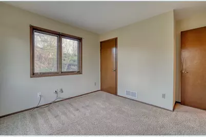 1545  Constitution Dr, Brookfield, WI 53045 - Photo 37