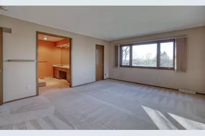 1545  Constitution Dr, Brookfield, WI 53045 - Photo 19
