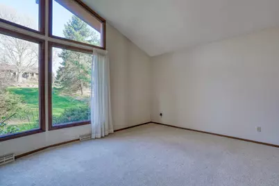 1545  Constitution Dr, Brookfield, WI 53045 - Photo 5