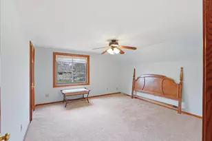906 Scenic Heights Dr, Delafield, WI 53018 - Photo 25