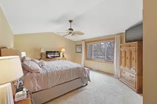 906 Scenic Heights Dr, Delafield, WI 53018 - Photo 19