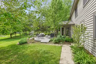 906 Scenic Heights Dr, Delafield, WI 53018 - Photo 29
