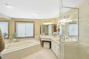 906 Scenic Heights Dr, Delafield, WI 53018 - Photo 21