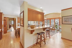 906 Scenic Heights Dr, Delafield, WI 53018 - Photo 7