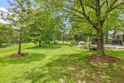 906  Scenic Heights Dr, Delafield, WI 53018 - Photo 27