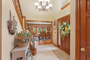 906 Scenic Heights Dr, Delafield, WI 53018 - Photo 17