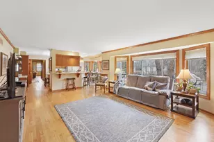 906 Scenic Heights Dr, Delafield, WI 53018 - Photo 5