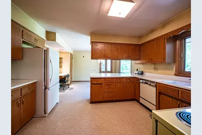 615  Tenny Ave, Waukesha, WI 53186 - Photo 7