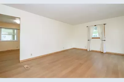 3725 S Marcy St, Milwaukee, WI 53220 - Photo 13