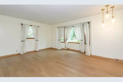 3725 S Marcy St, Milwaukee, WI 53220 - Photo 9