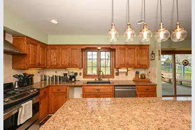 15800  Brook Ln, Brookfield, WI 53005 - Photo 7