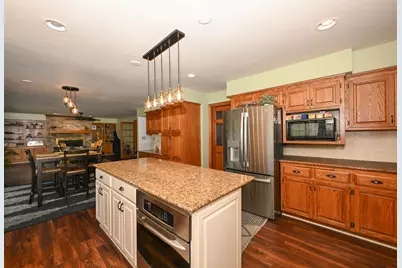 15800  Brook Ln, Brookfield, WI 53005 - Photo 5