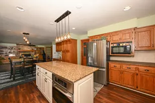 15800 Brook Ln, Brookfield, WI 53005 - Photo 5