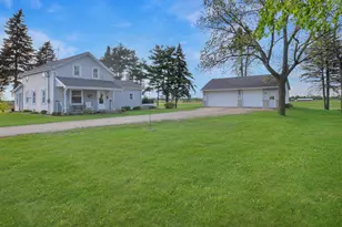 5450 Beechnut Dr, Wayne, WI 53040 - Photo 1