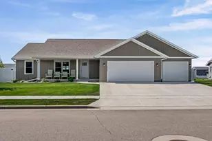 1610 Fox Glove St, Holmen, WI 54636 - Photo 1