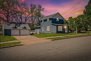 313 8th Ave, Onalaska, WI 54650 - Photo 1
