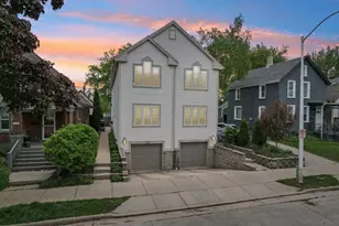 1739 N Warren Ave, Milwaukee, WI 53202 - Photo 37