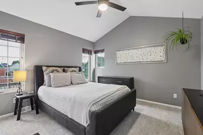 1739 N Warren Ave, Milwaukee, WI 53202 - Photo 25