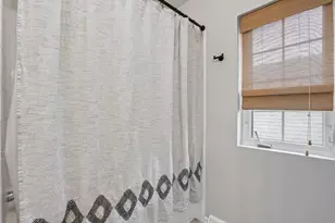 1739 N Warren Ave, Milwaukee, WI 53202 - Photo 23