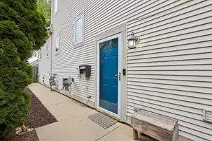 1739 N Warren Ave, Milwaukee, WI 53202 - Photo 3