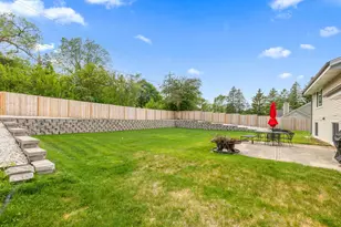 9201 W County Line Rd, Milwaukee, WI 53224 - Photo 21