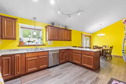 9201 W County Line Rd, Milwaukee, WI 53224 - Photo 11