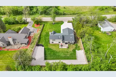 9201 W County Line Rd, Milwaukee, WI 53224 - Photo 23