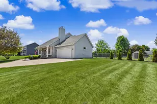 9013 S 26th St, Oak Creek, WI 53154 - Photo 9