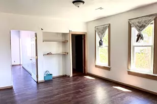 2335 S 16th St, Milwaukee, WI 53215 - Photo 11