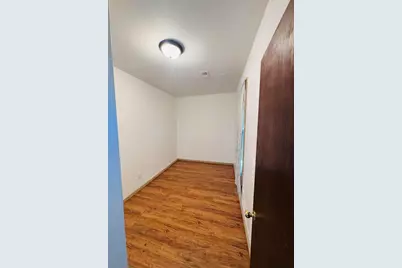 2335 S 16th St, Milwaukee, WI 53215 - Photo 15