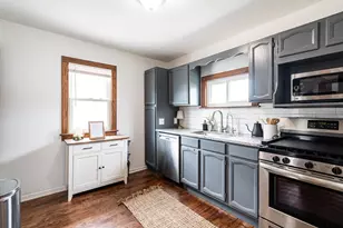 2741 S Delaware Ave, Milwaukee, WI 53207 - Photo 11