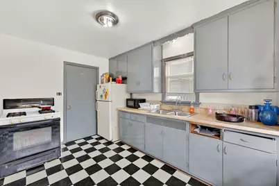 4455 N Teutonia Ave, Milwaukee, WI 53209 - Photo 11