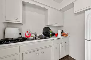 5412 W Mill Rd, Milwaukee, WI 53218 - Photo 7