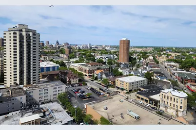 1707 N Prospect Ave #16D, Milwaukee, WI 53202 - Photo 21